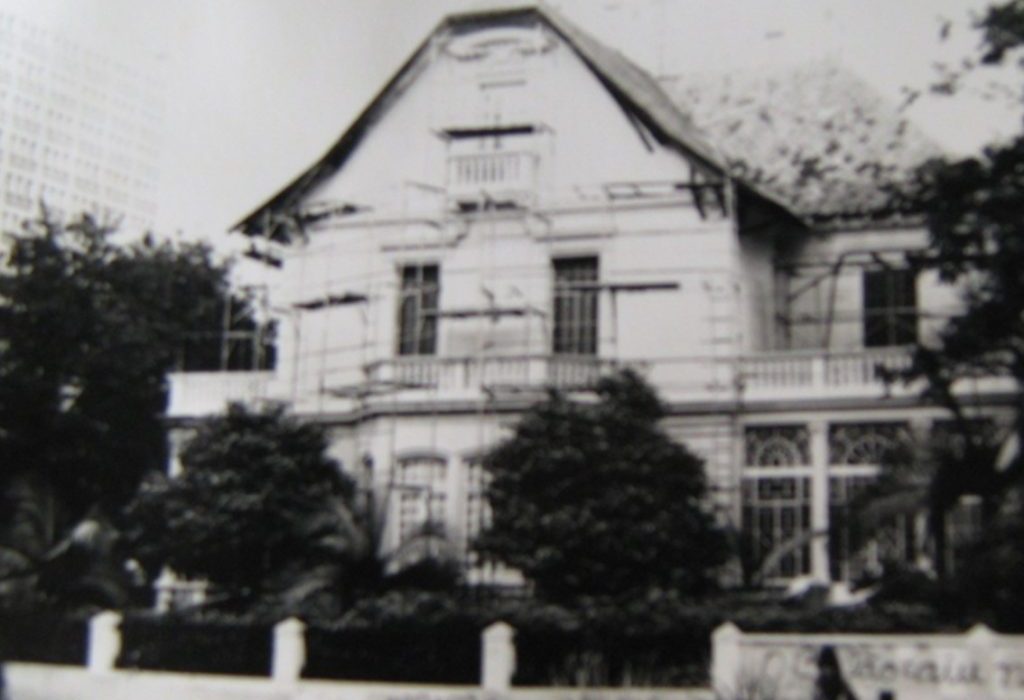 casa 1024x812 1 1024x700 - Série Avenida Paulista: a casa e a história dos Schahin
