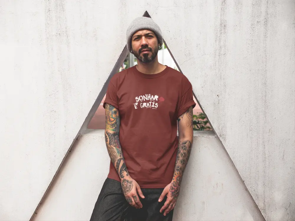 camiseta-sonhar-e-gratis-bordo Camiseta Sonhar é Grátis