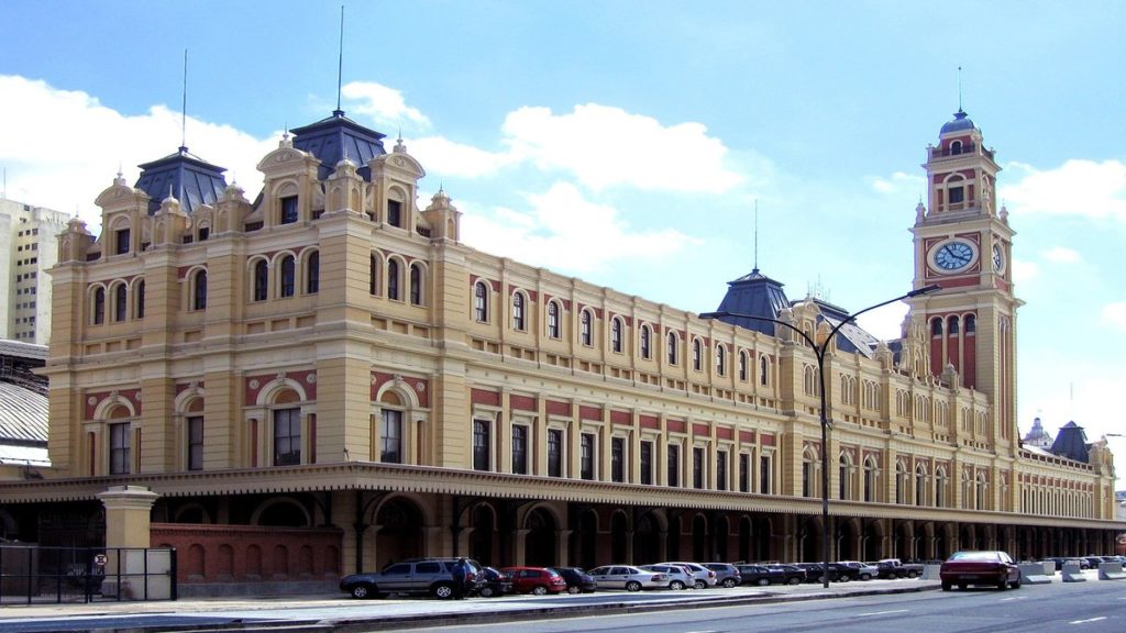 Conheça a história da Estação da Luz, um edifício imponente na cidade train station 561277 1920 1 1024x576 1 - Conheça a história da Estação da Luz, um edifício imponente na cidade