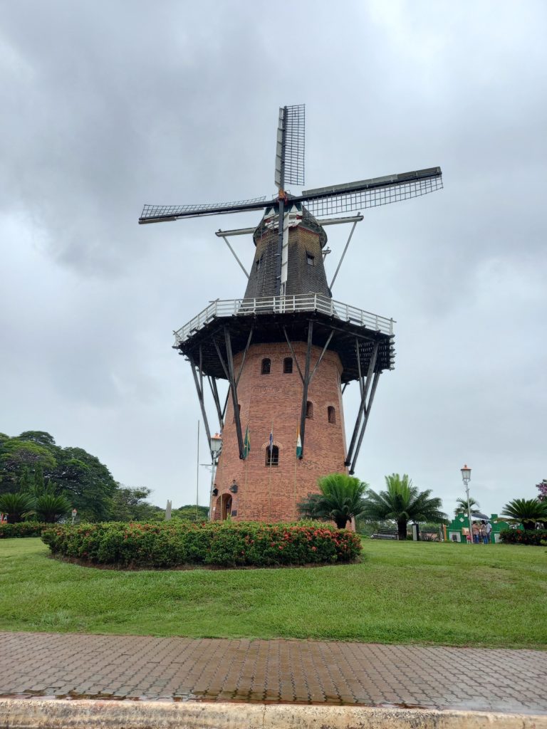 Conheça Holambra, a cidade das flores e do passeio em família 20210213 100710 768x1024 1 - Conheça Holambra, a cidade das flores e do passeio em família
