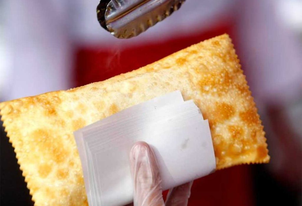 pastel 1024x765 1 1024x700 - Bateu a fome? Onde comer o melhor pastel em São Paulo?